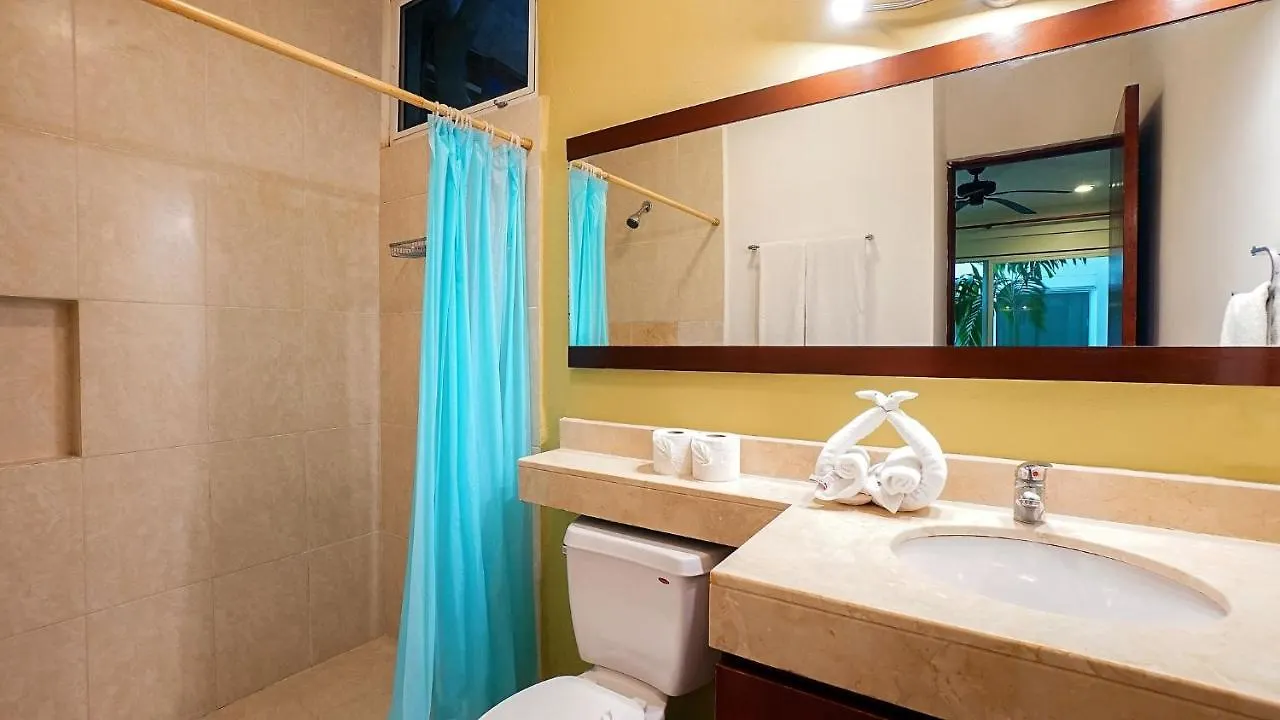פלאייה דל כרמן Meridian 107 Condo 0*, פלאייה דל כרמן